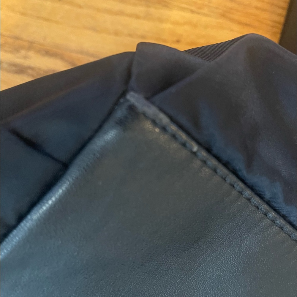 Lululemon Large Duffle Bag - Picture 14 of 16